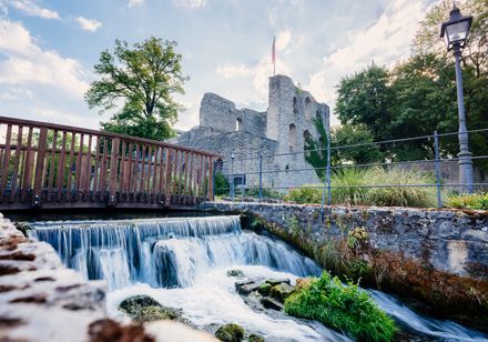 Lippebron bij de kasteelruïne in Bad Lippspringe