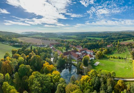 Luchtfoto van het klooster van Hardehausen