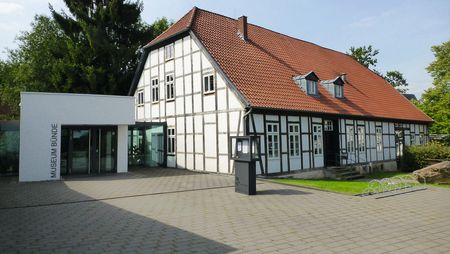 Historisch vakwerkhuis met moderne aanbouw
