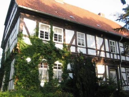 Overwoekerd vakwerkhuis - jachthuis Oesterholz