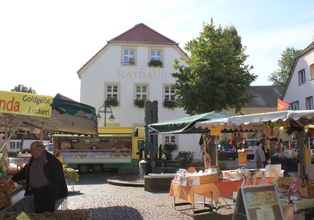 Wekelijkse markt in Schlangen