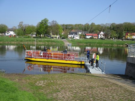 Drielandenhoekveerboot in Beverungen