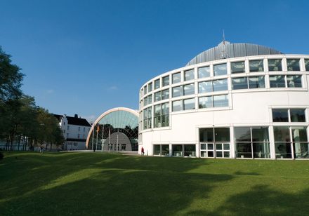 Stadthalle Bielefeld Aussenansicht. Foto: Bielefeld Marketing GmbH