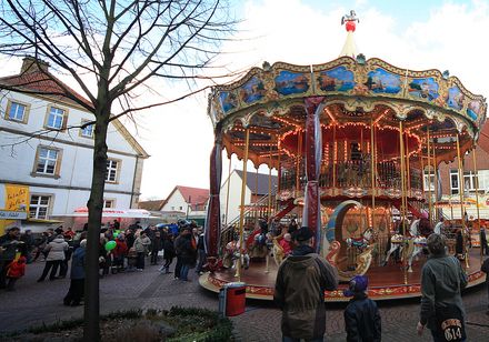 Carrousel op de kermis van Sünne Peider