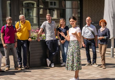 Groep tijdens een rondleiding door de stad