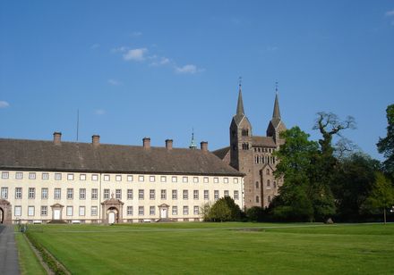 Aussenansicht der Welterbestätte Kloster Corvey in Höxter