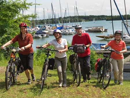 Fietsers aan het Lippe-meer