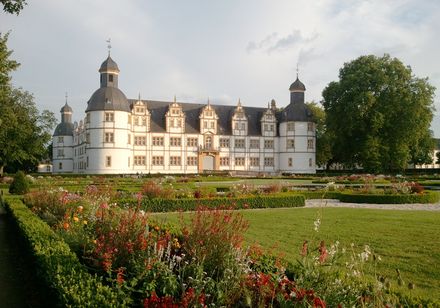 Kasteel Neuhaus met baroktuin